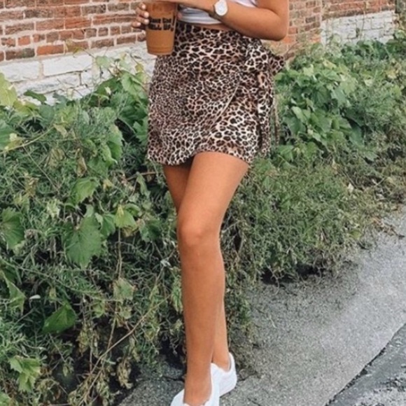 Leopard Print Mini Skirt - Picture 1 of 4